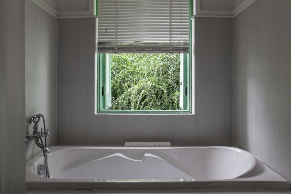 Fiberglass Tub Installation in Hudson